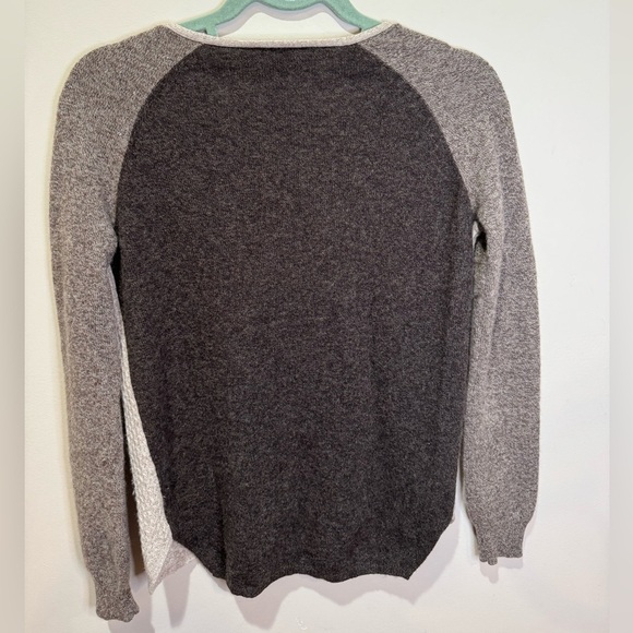 Theory | Tarledia HM Lofty 100% Cashmere V-Neck Sweater - Size P/TP (XS) - Picture 3 of 9
